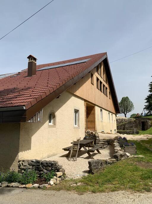 Ancienne Ferme Comtoise 4 Etoiles, 11 Personnes Lac St-Point/Mont D'Or Montperreux Buitenkant foto